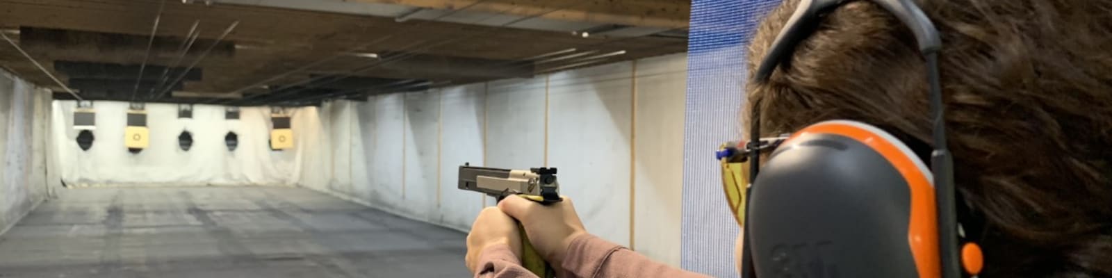 Shooting range Berlin: supervised, booked, not a walk-in range.